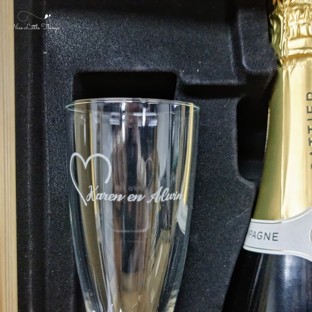Champagnekist met flutes