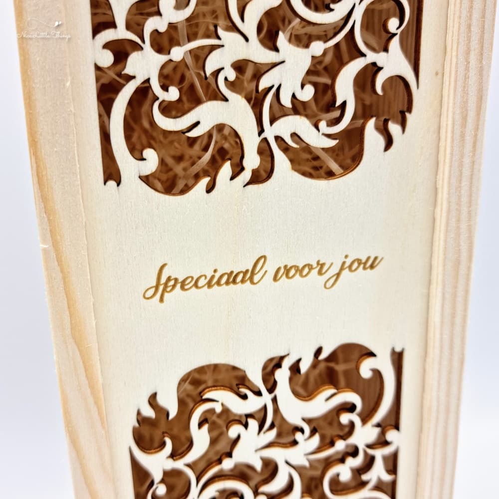 Personalized Wine Box - Cut-out figures