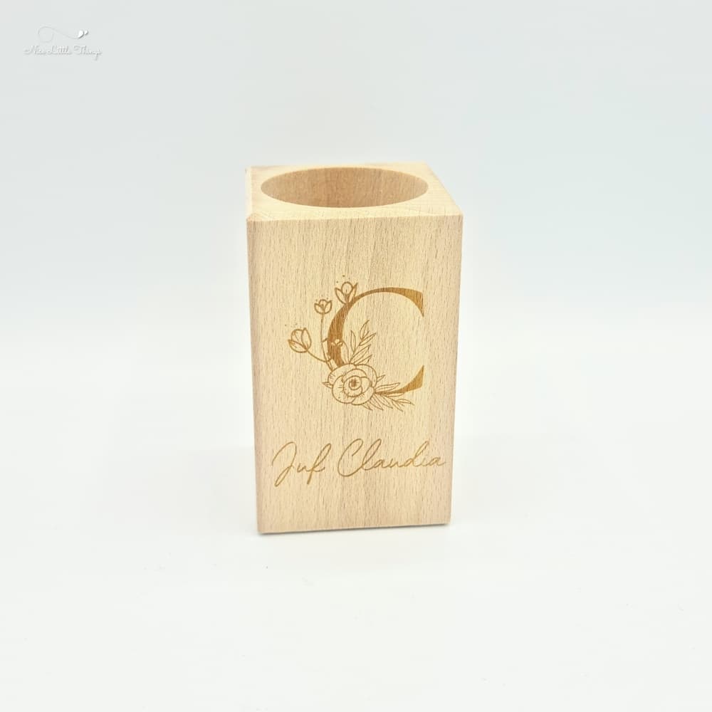 Personalised pen holder with flowers