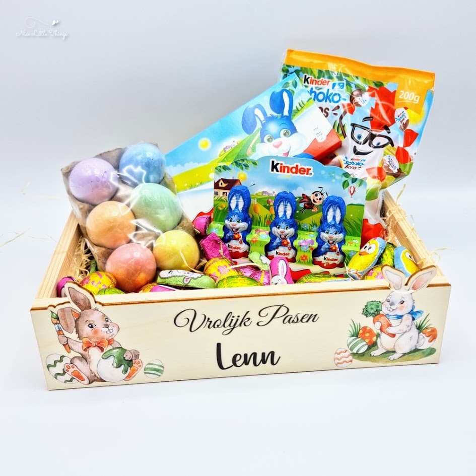 Kleurrijk Paasmandje met naam