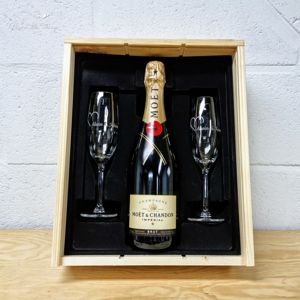 Champagnekist met flutes