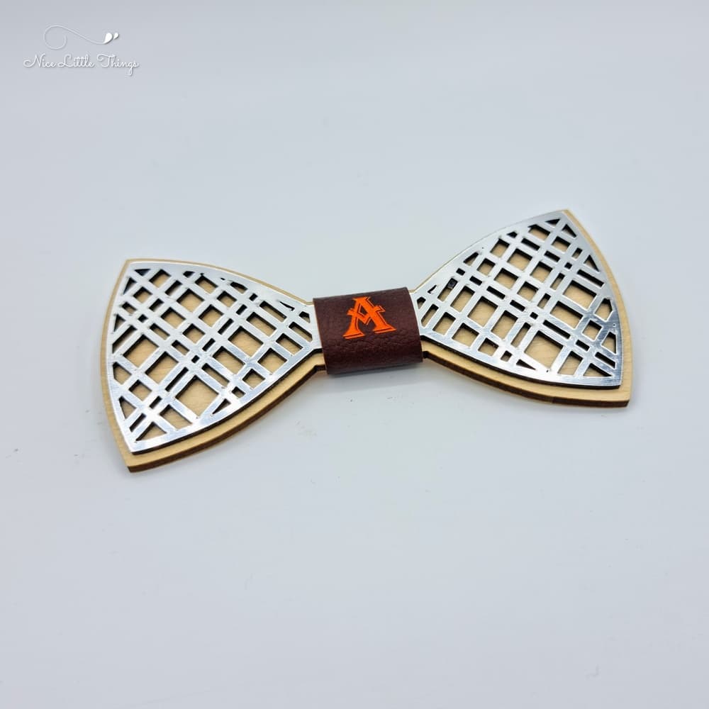 Bow tie