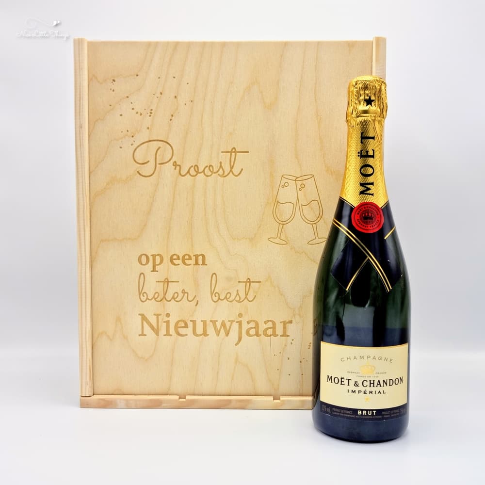 Champagne box Holiday with engraved flutes